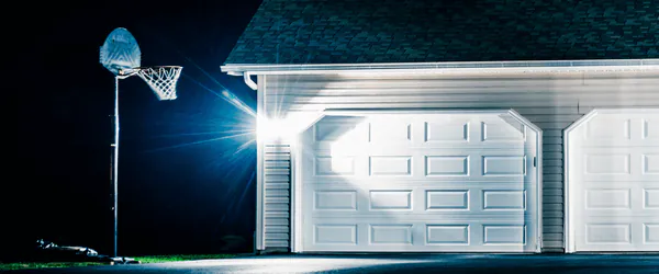 Fluchtlicht an einer Garage