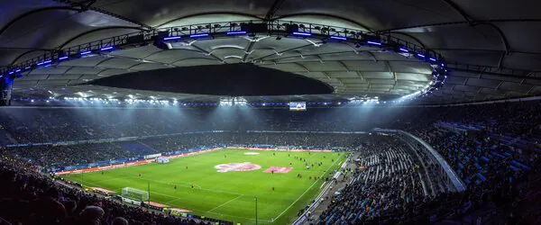 LED-Scheinwerfer im Hamburger Volksparkstadion
